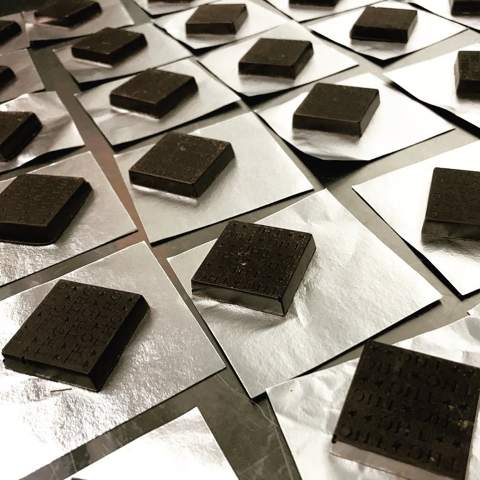 edible-11-dark-chocolate-squares-liberty
