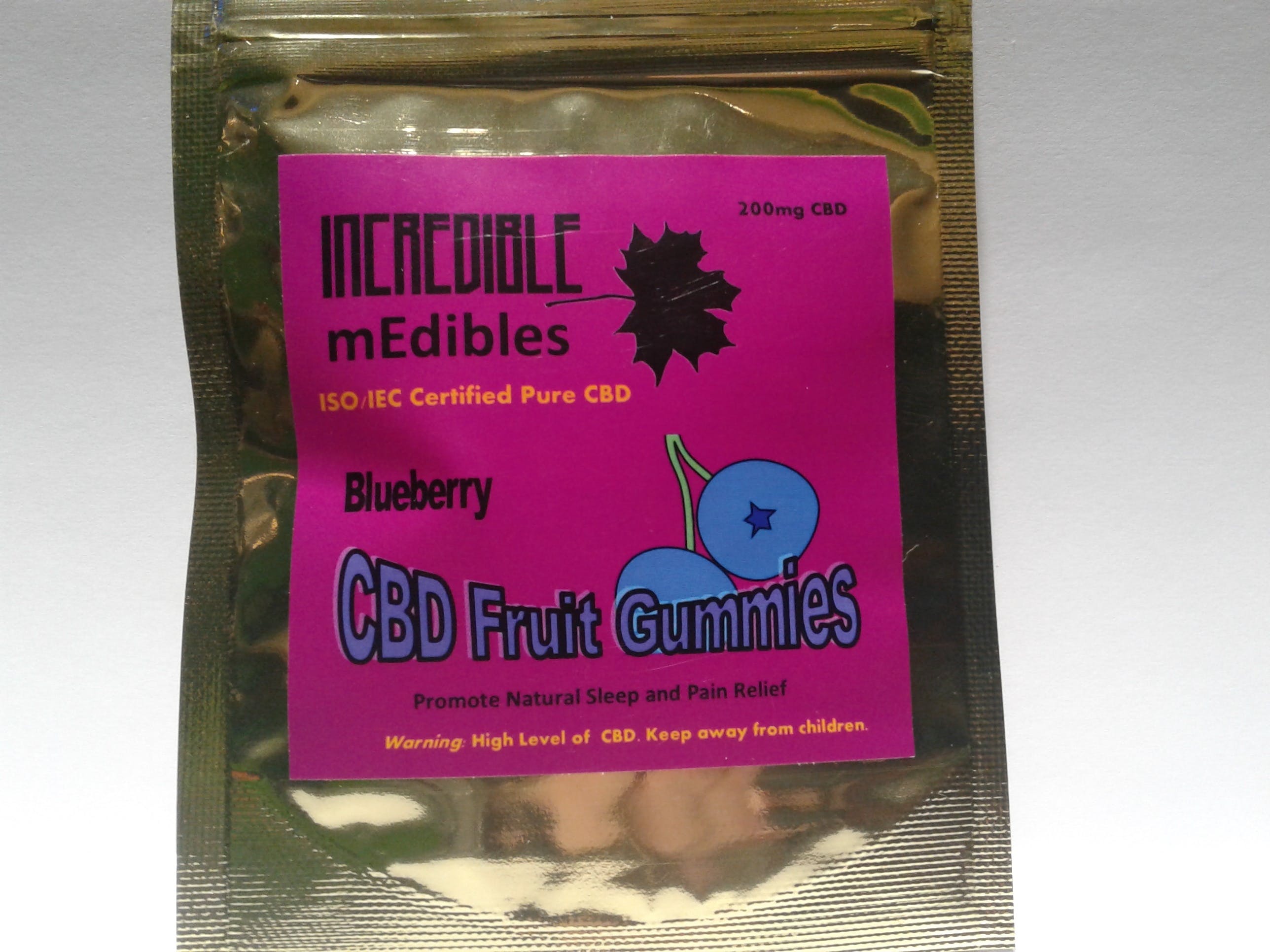 edible-200-mg-pure-cbd-only-fruit-gummy-blueberry-4-pieces-50-mg-each