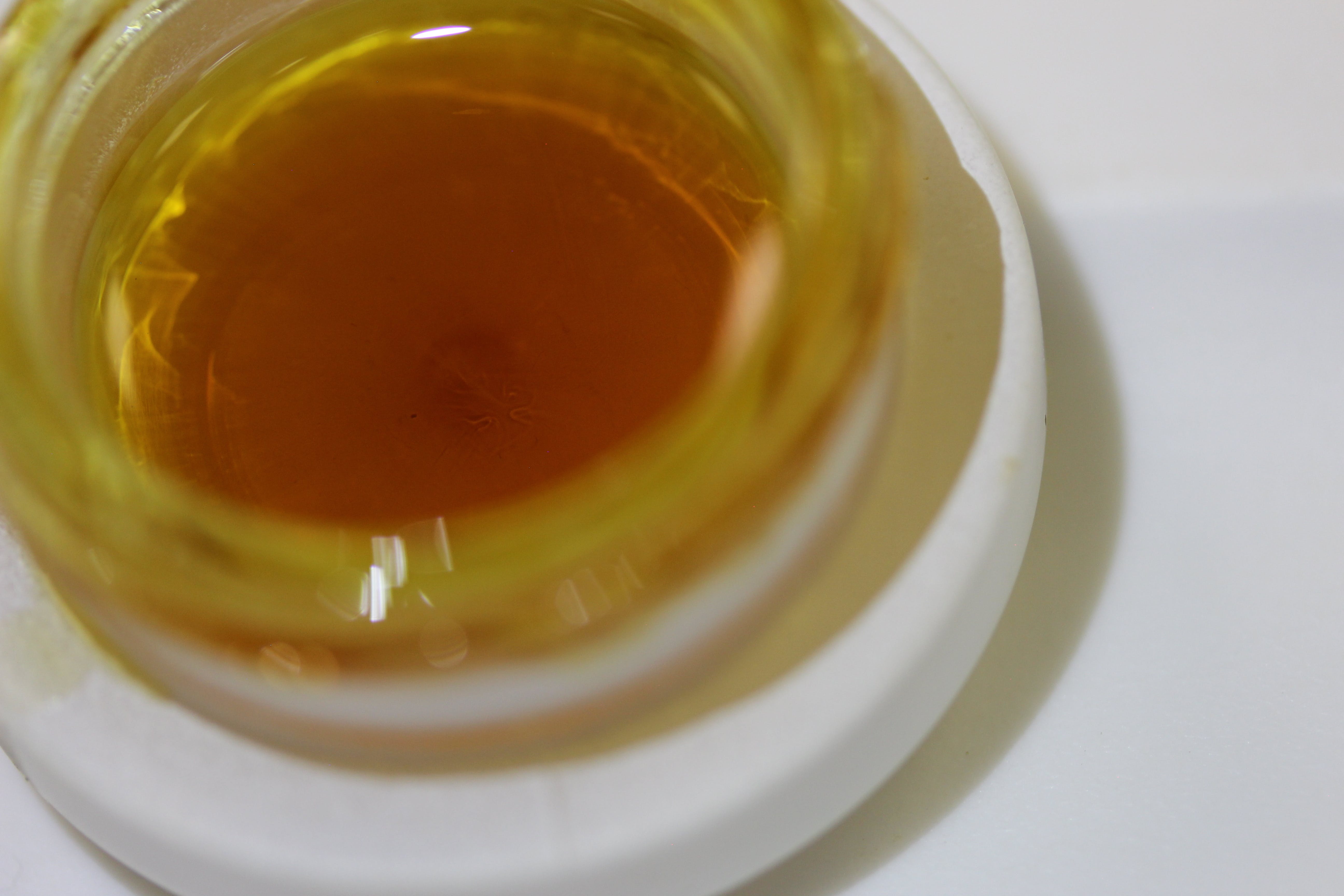 concentrate-4g-raw-distillate-container-famous-xtracts