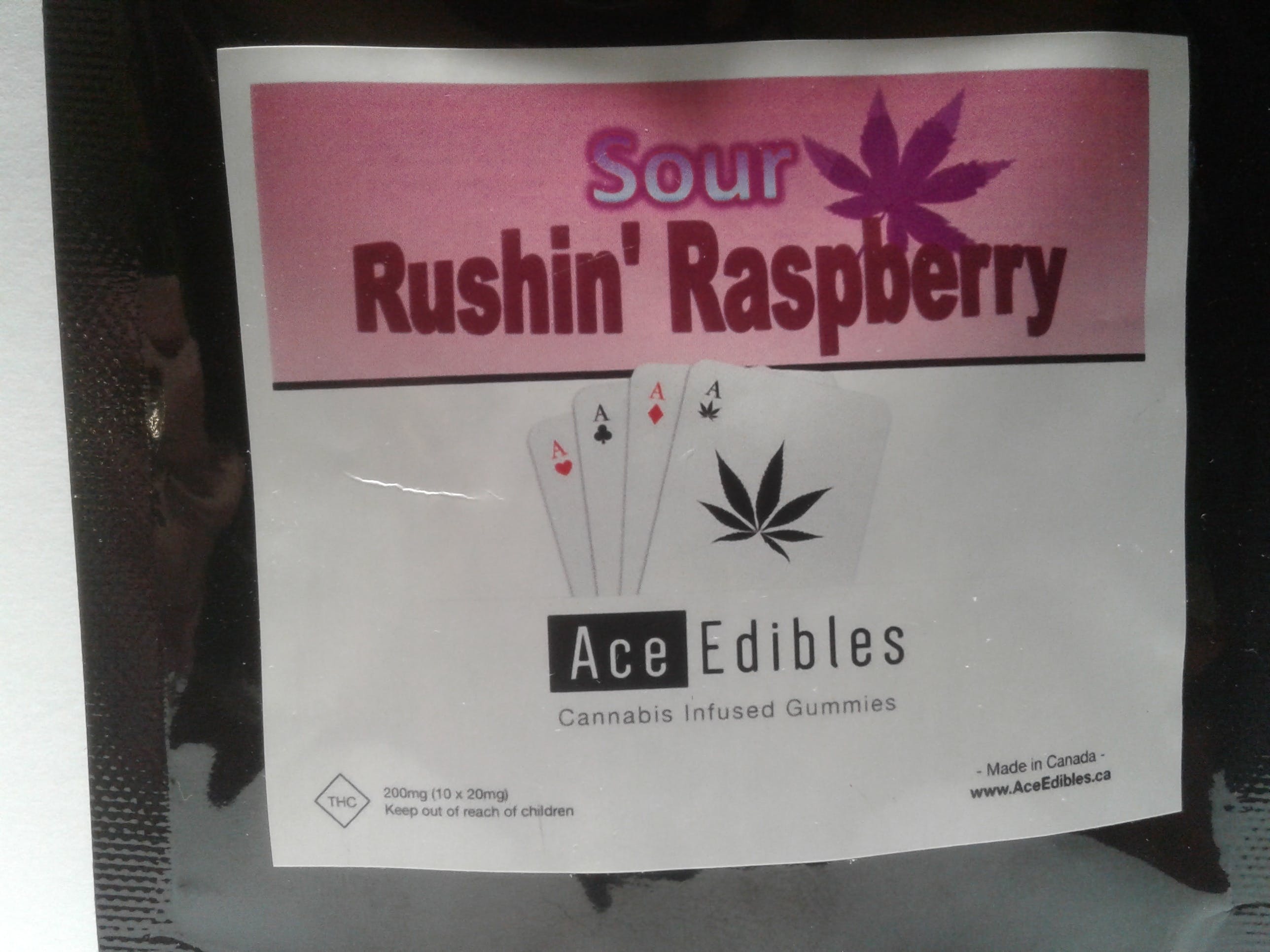 edible-ace-edibles-rushing-raspberry-sour-line-ace-edibles-10-20mg-pieces