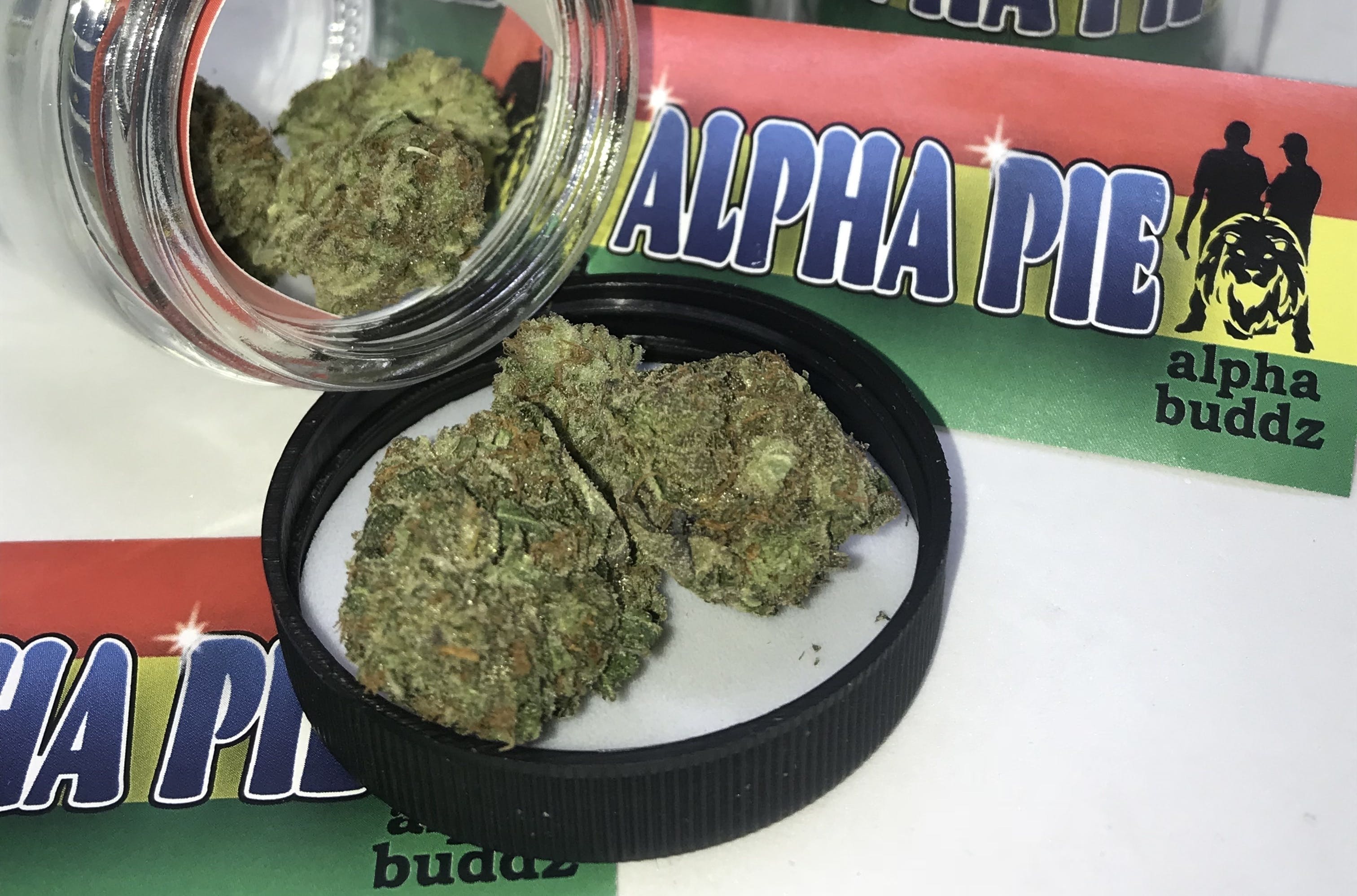 marijuana-dispensaries-10880-w-jefferson-river-rouge-alpha-buddz-jars