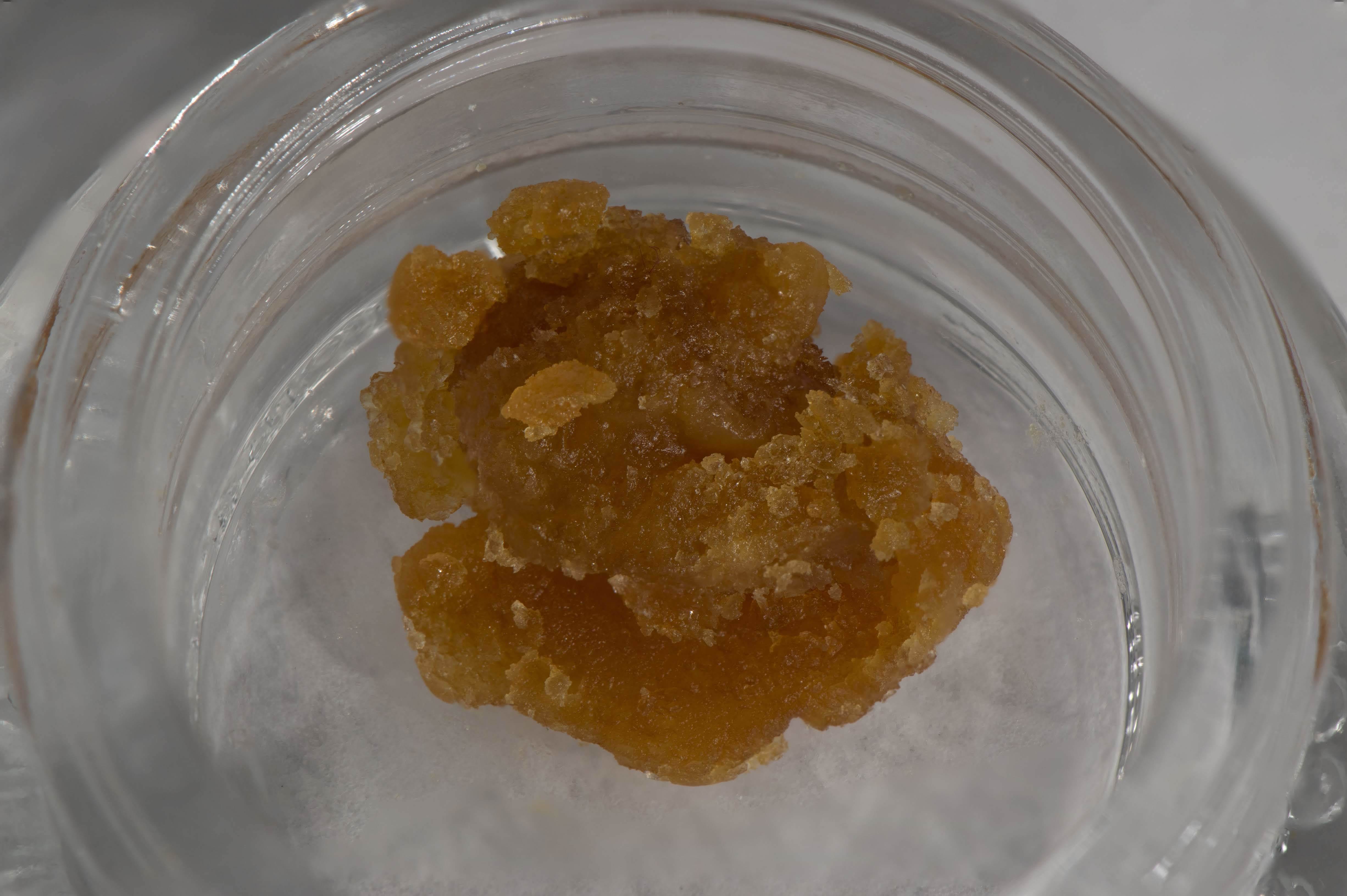 concentrate-apex-extracts-devils-triangle-live-resin