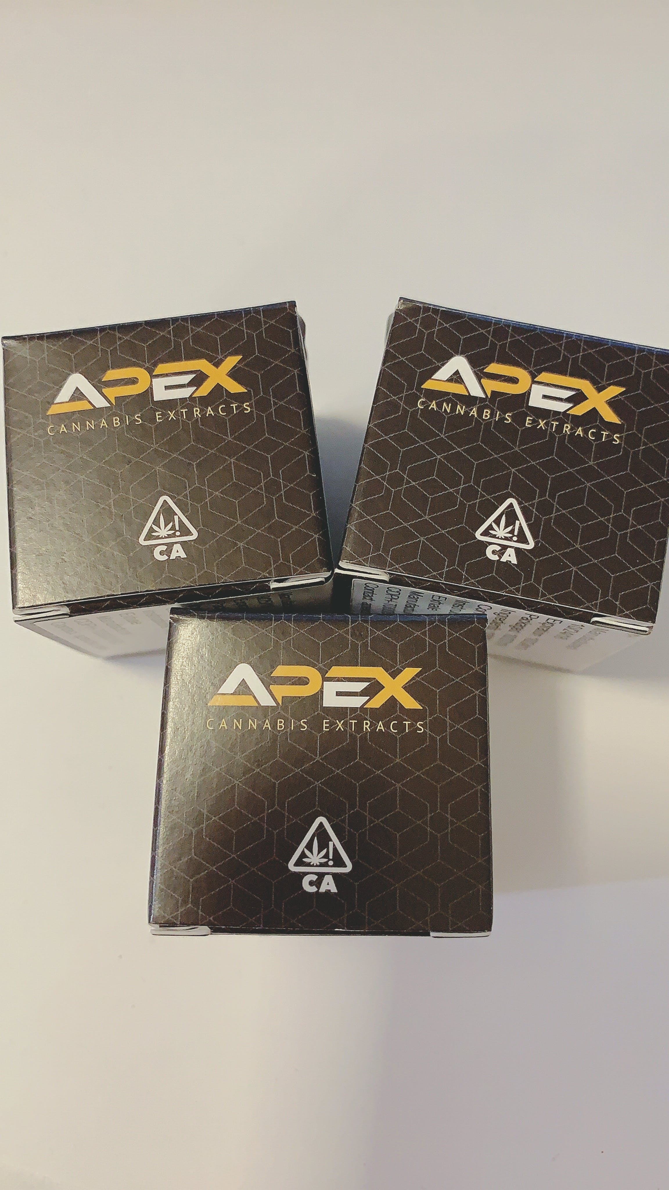 concentrate-apex-live-resin-sauce-platinum-og-65-18-25thc