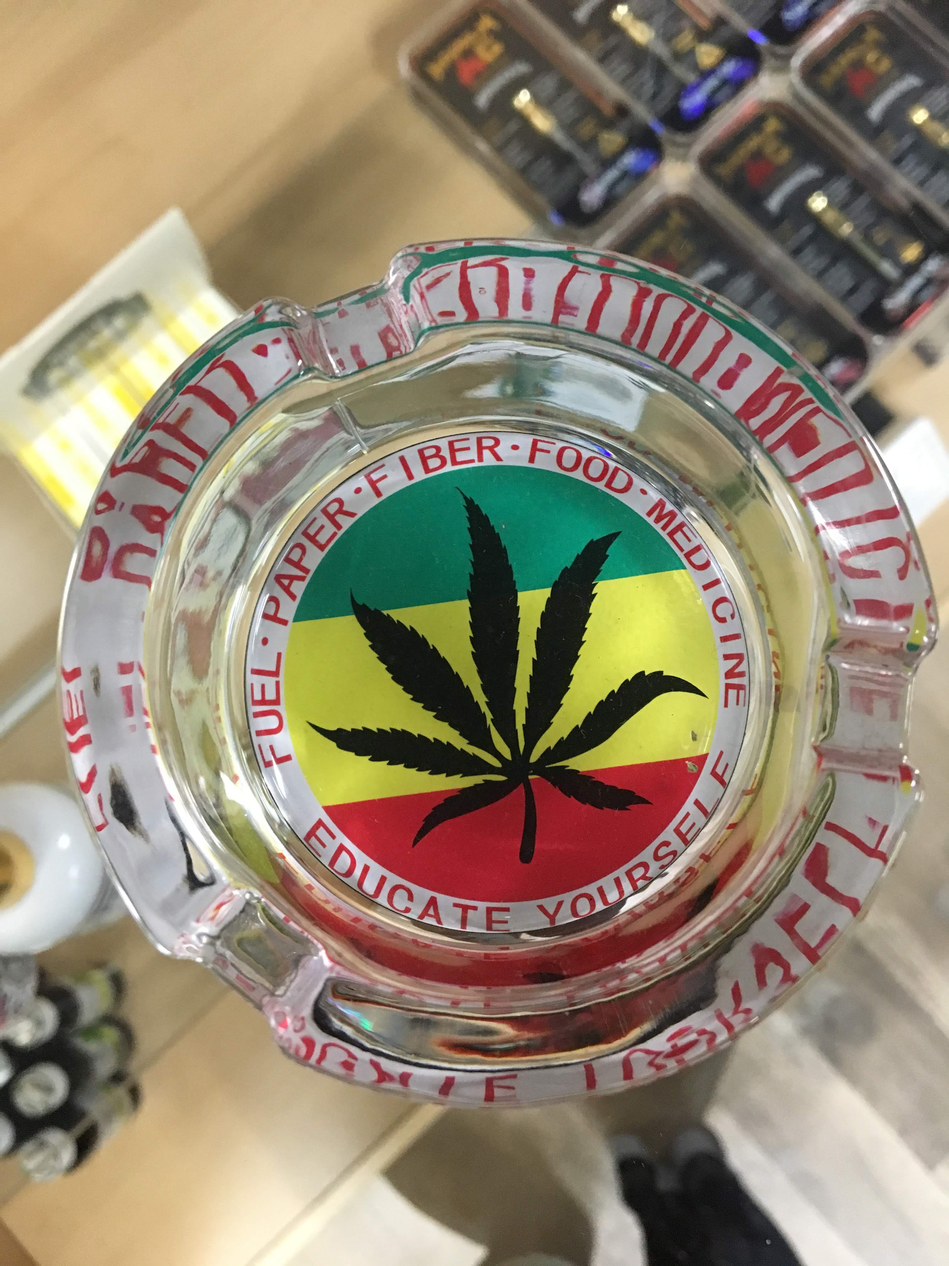 marijuana-dispensaries-la-420-in-los-angeles-ash-tray