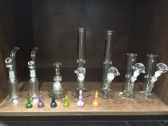gear-assorted-water-pipes-and-wax-rigs