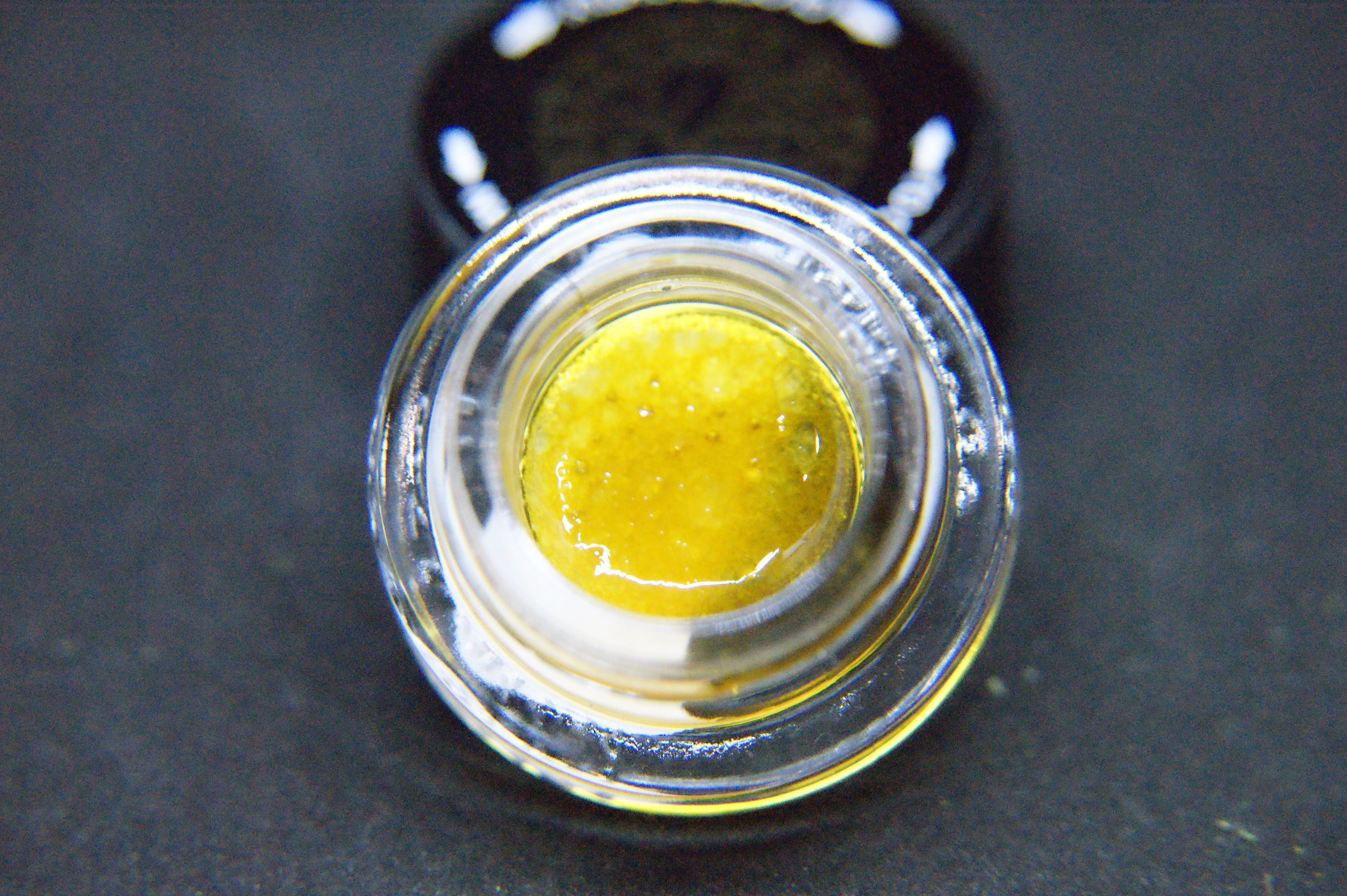 concentrate-beezle-extracts-cherry-tree-live-resin-sauce