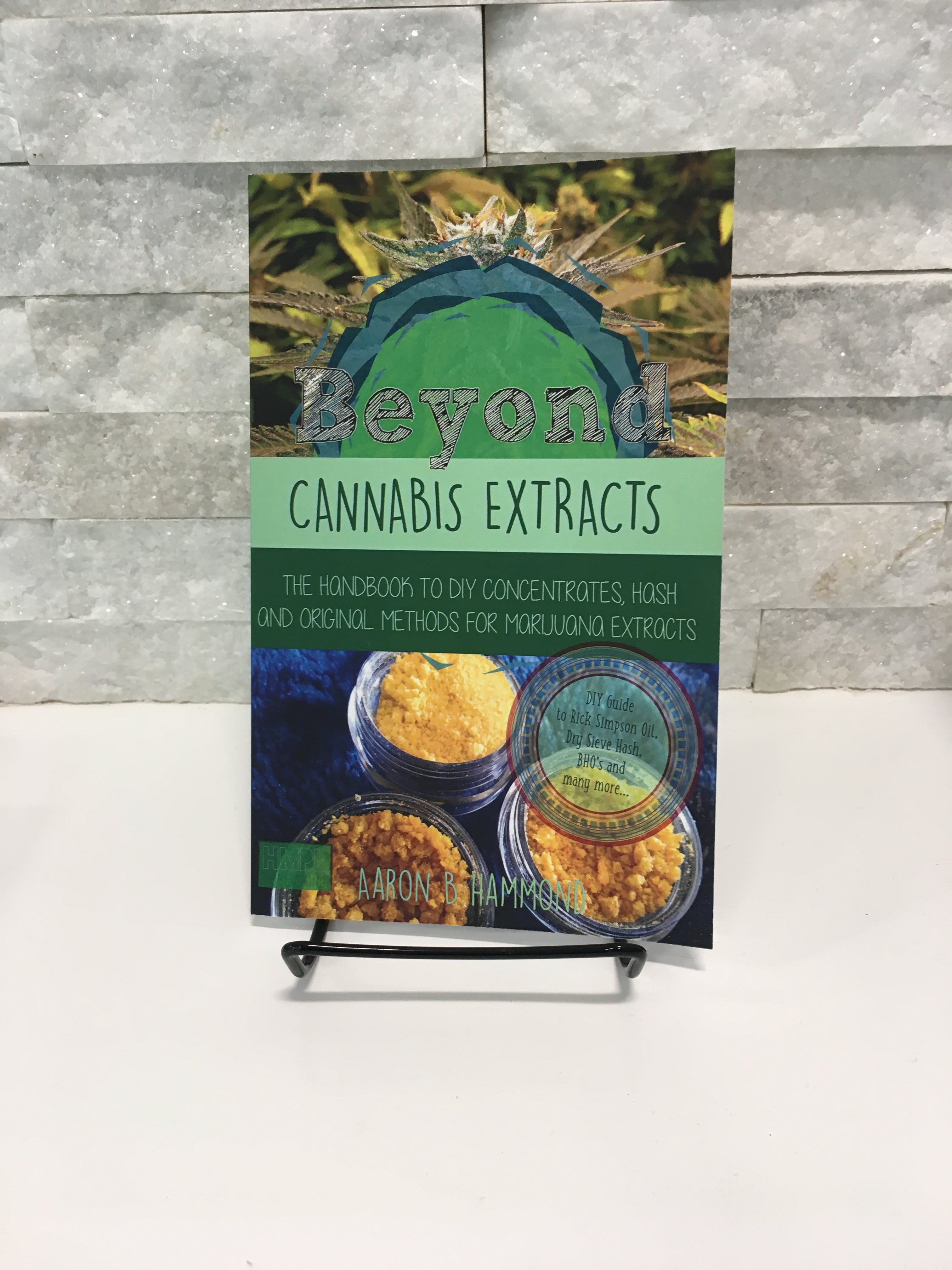 gear-beyond-cannabis-extracts-book