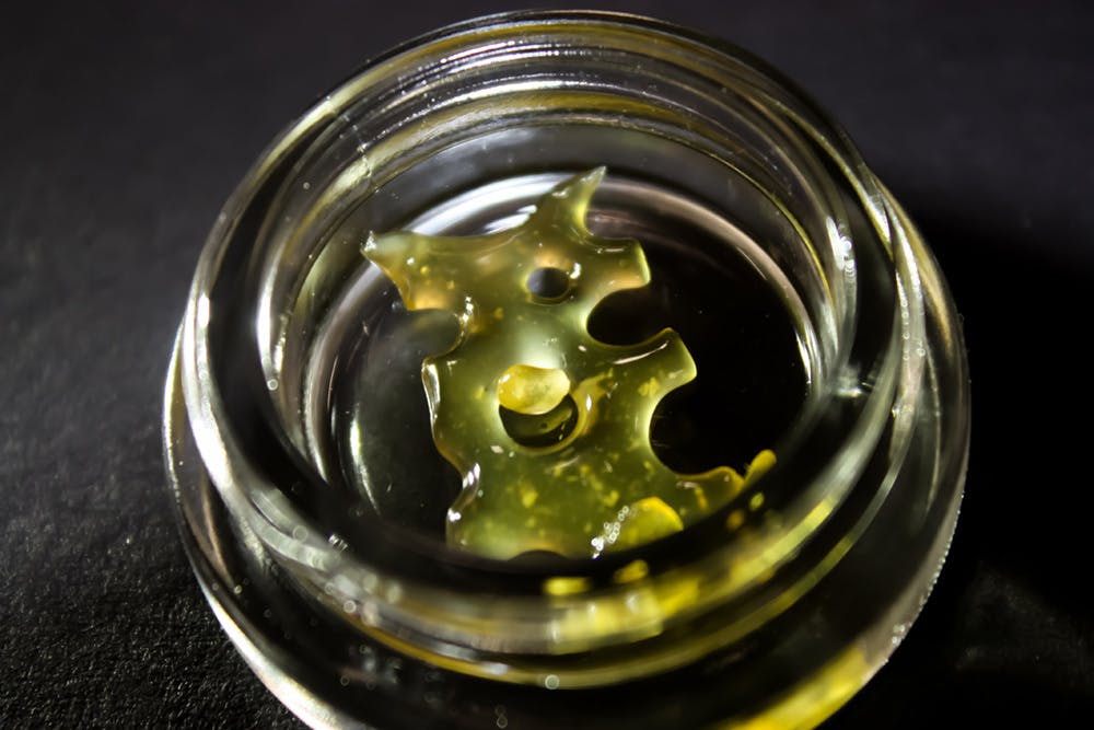 concentrate-bluecheese-cheesecake-74-15-25thc-shatter-einstein-labs