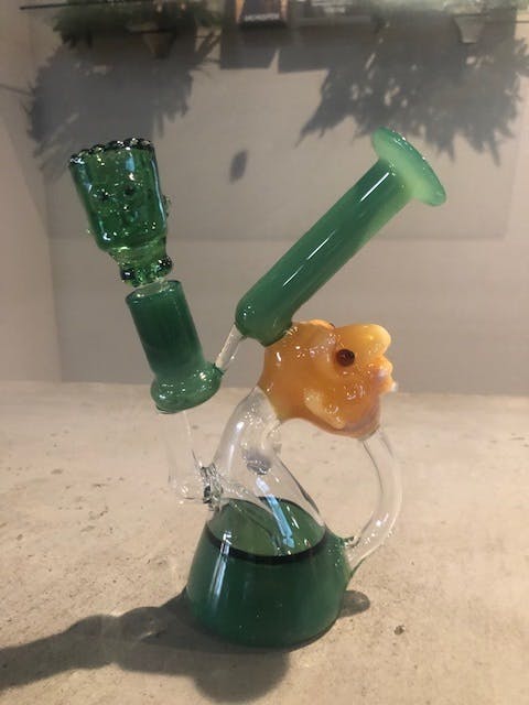 gear-bong-with-bart-glass