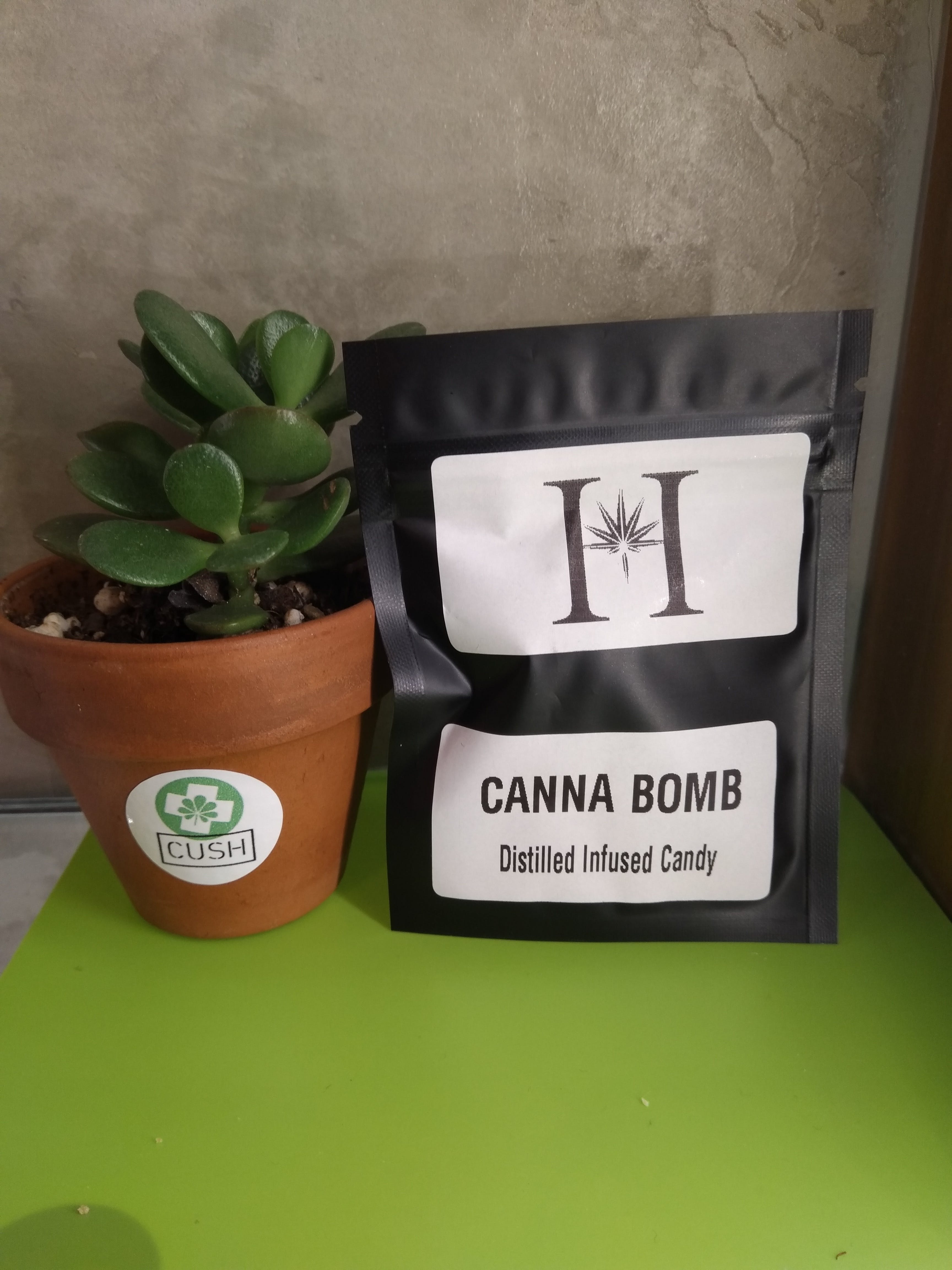 edible-canna-bomb-gummy
