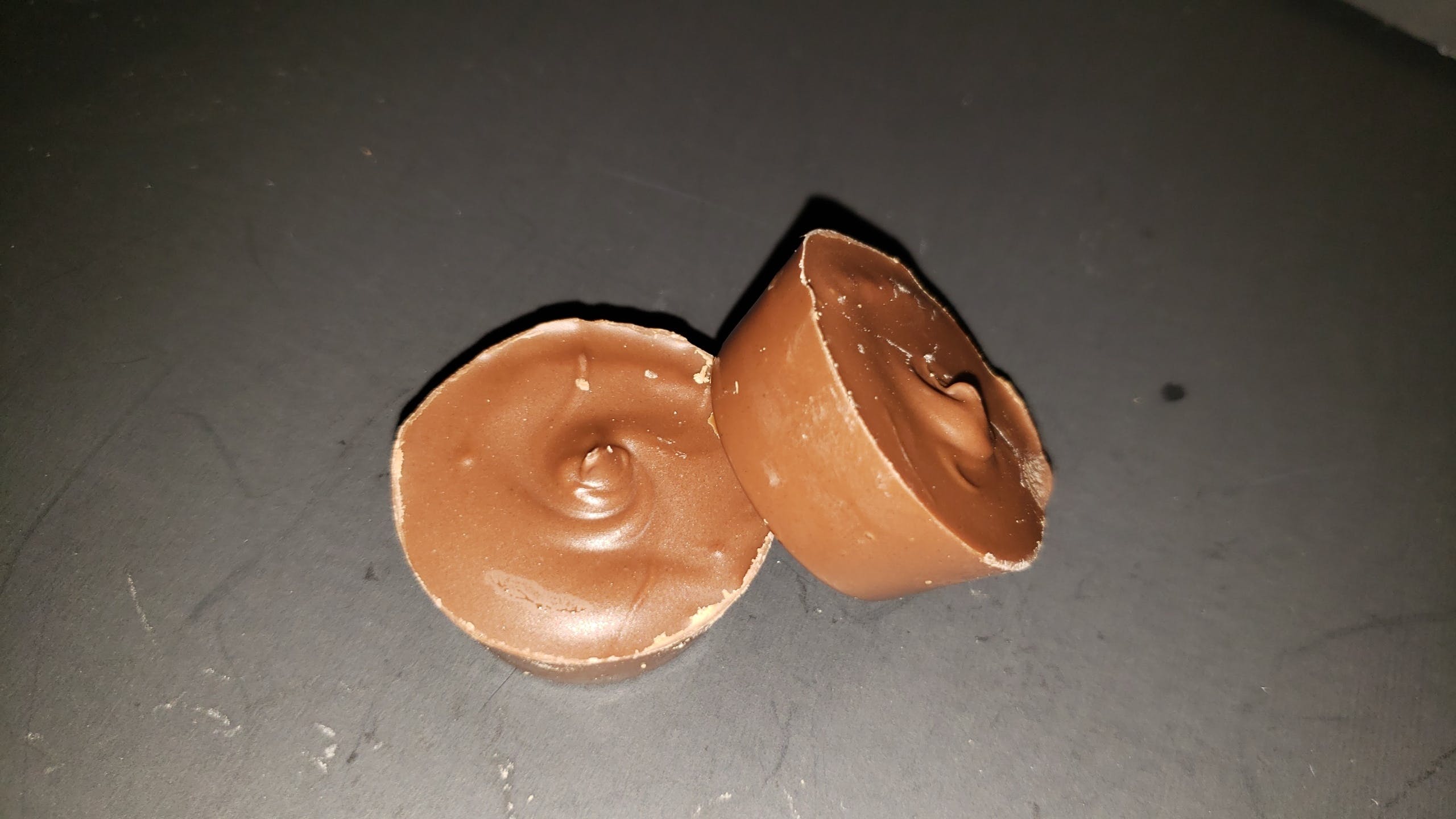 edible-chocolate-peanut-butter-mini-cups-40mg-2-pc
