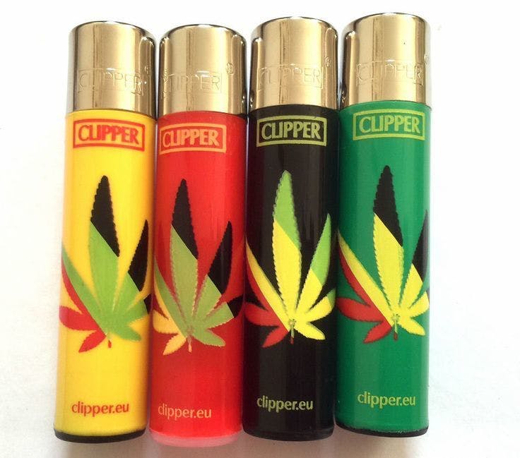 marijuana-dispensaries-pot-spot-collective-in-los-angeles-clipper-lighters