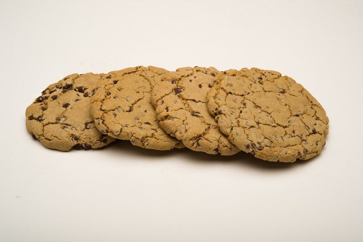 edible-copia-xl-chocolate-chip-cookie