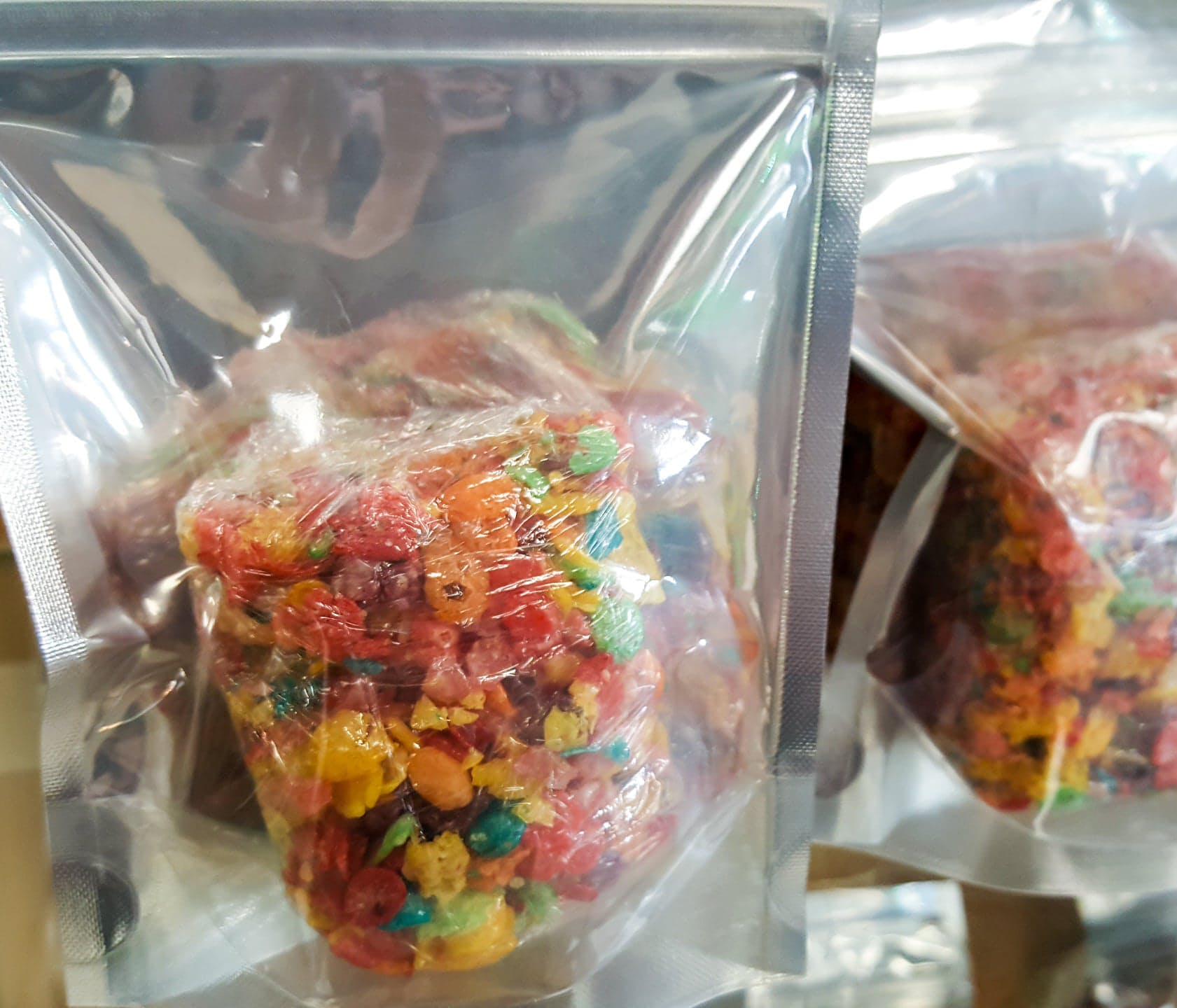 edible-creek-side-extractions-fruit-pebbles-cereal-bar