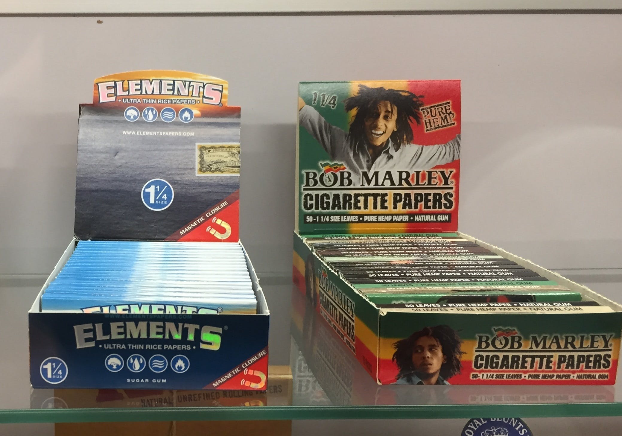gear-element-and-bob-marley-rolling-papers