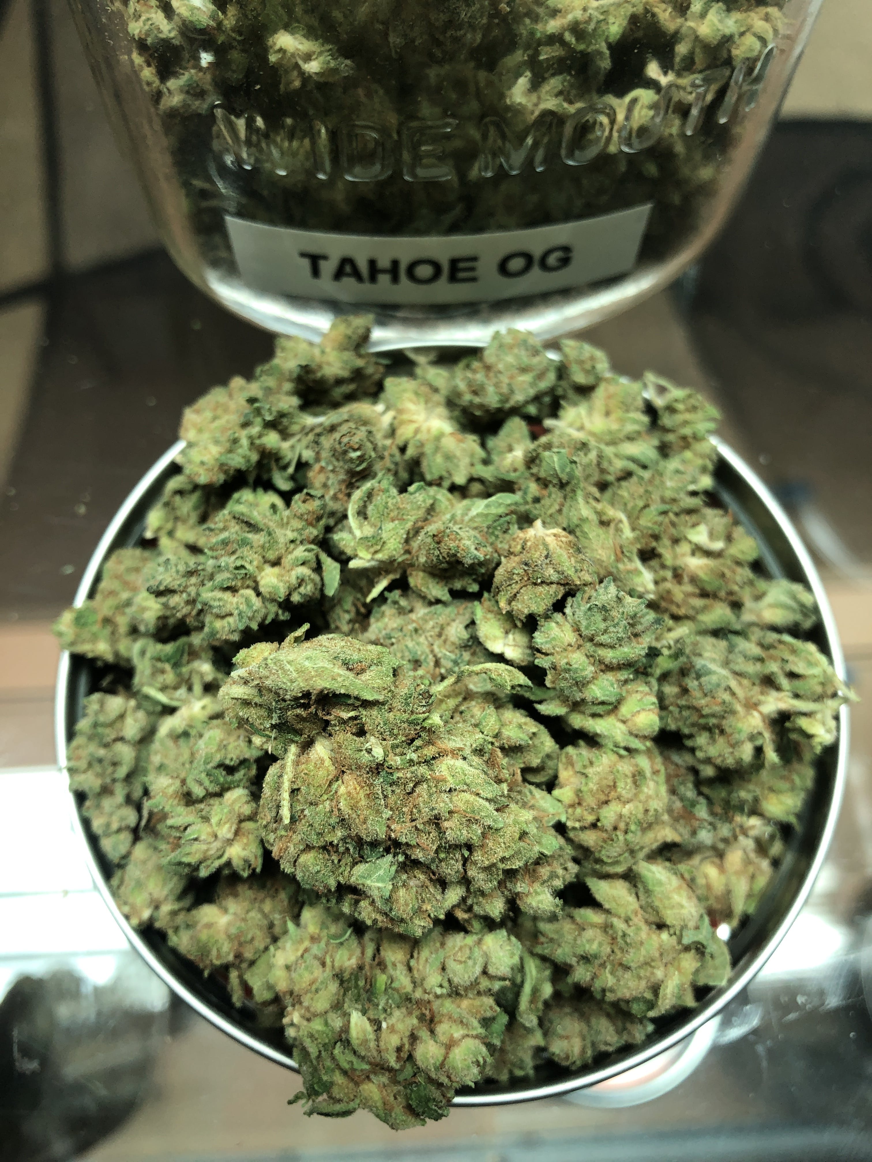marijuana-dispensaries-happy-medical-collective-in-la-puente-exclusive-tahoe-og