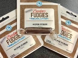 edible-freedom-fudgie-super-fudgie-sativa-100mg
