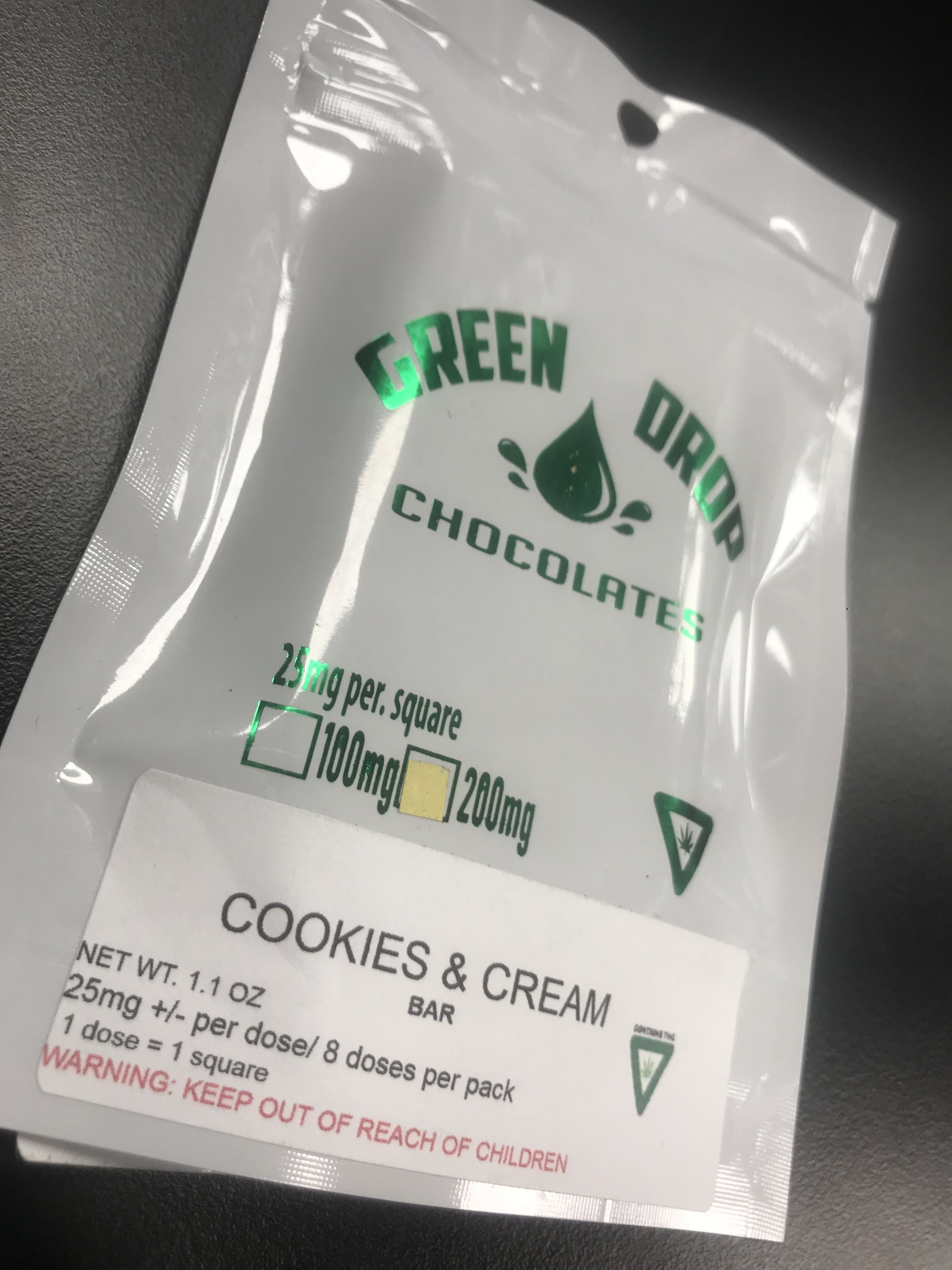 edible-green-drop-chocolates-200mg-cookies-a-cream