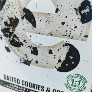Incredibles Salted Cookies & Cream Bar 1:1 CBD