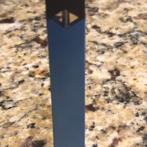 Juul Compatible Vape Pen with refillable pods