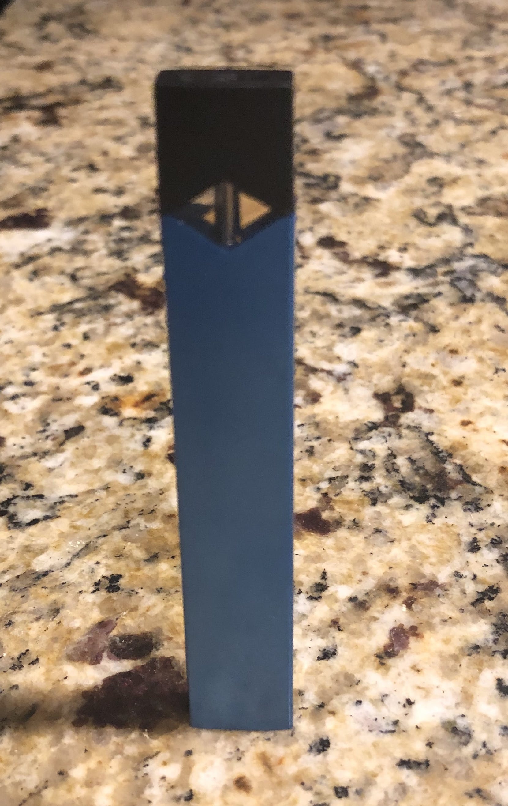 gear-juul-compatible-vape-pen-with-refillable-pods