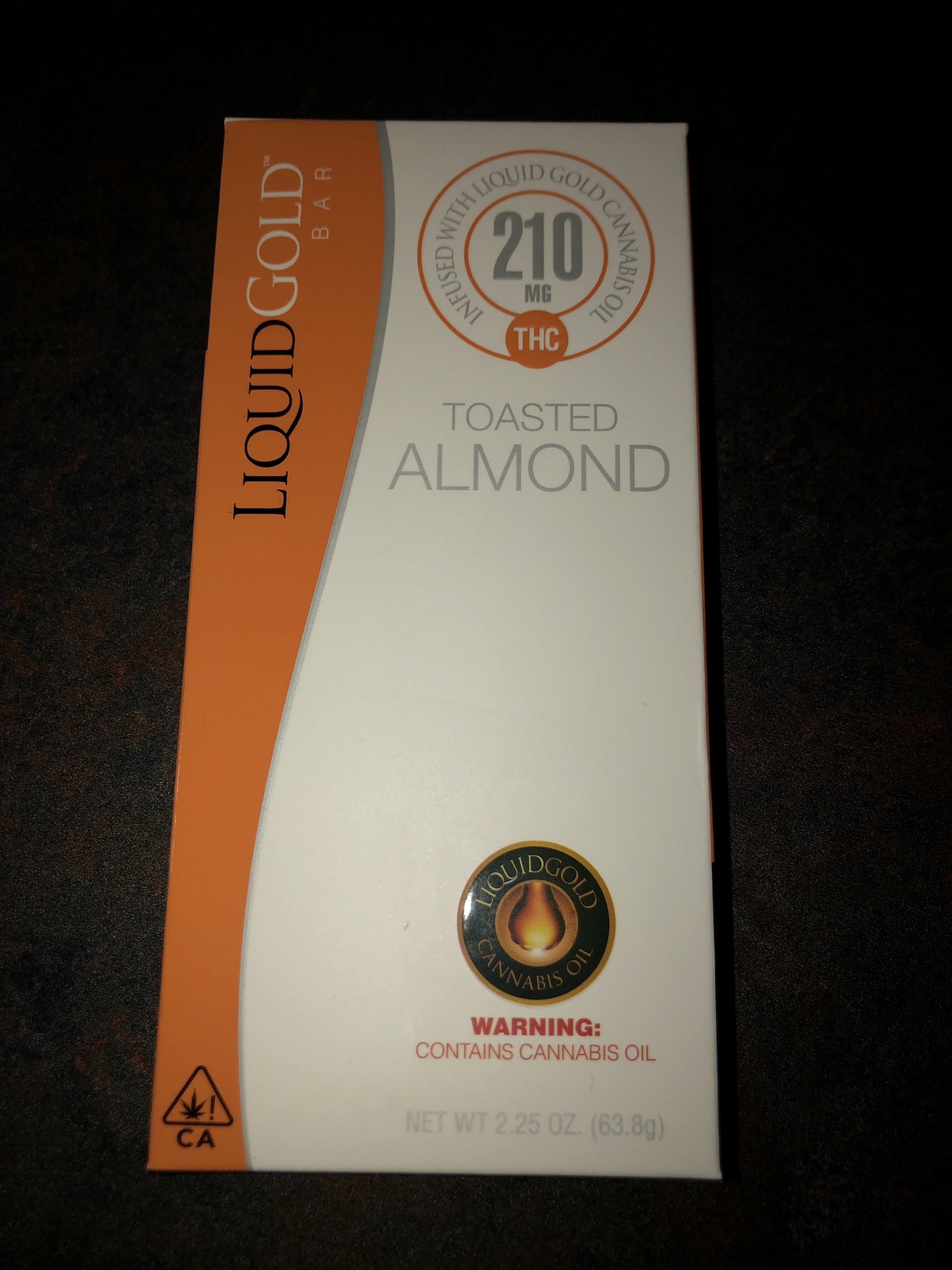 edible-liquid-gold-toasted-almond-chocolate-bar-210-mg