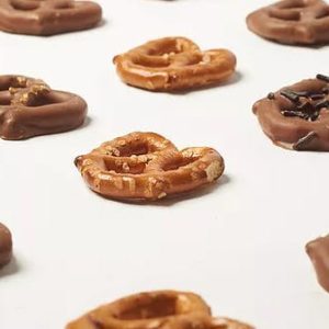 LUCY GOOSEY 100MG: CHOCOLATE COVERED PRETZELS