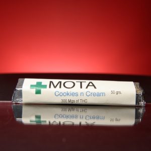 Mota Cookies and Cream Chocolate Bar 300mg