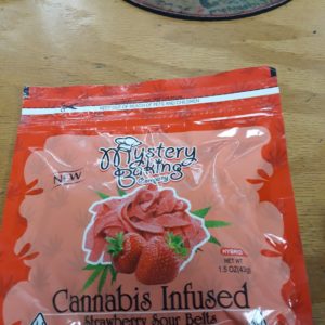 MYSTERY BAKING STRAWBERRY SOUR BELTS