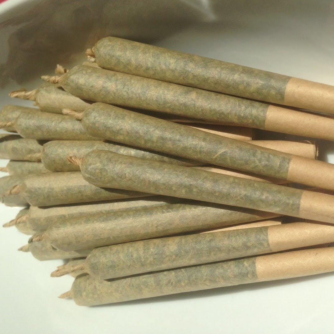 marijuana-dispensaries-bloom-valley-25-cap-in-chatsworth-og-joint