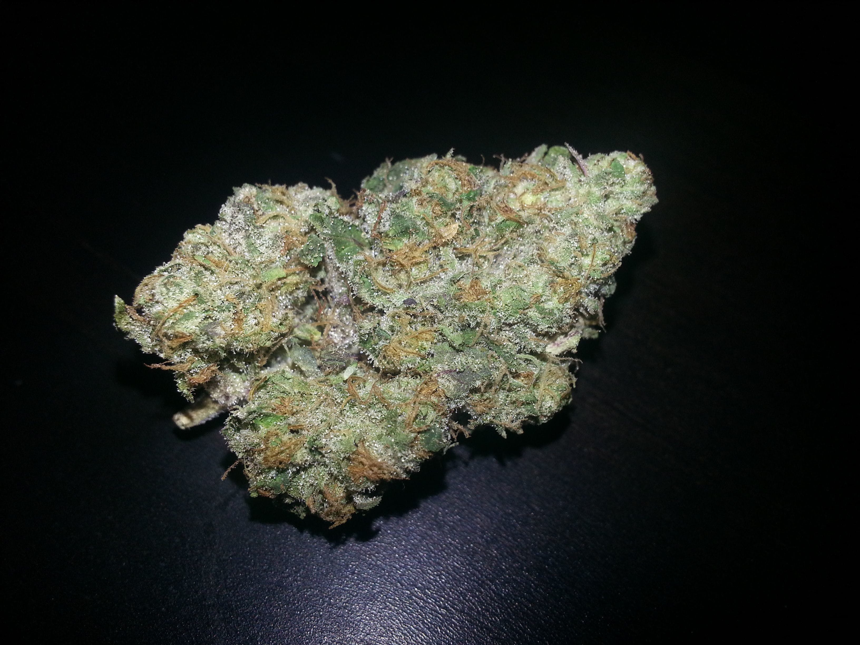 marijuana-dispensaries-the-healing-center-thc-in-needles-oz-elite-cookie-glue