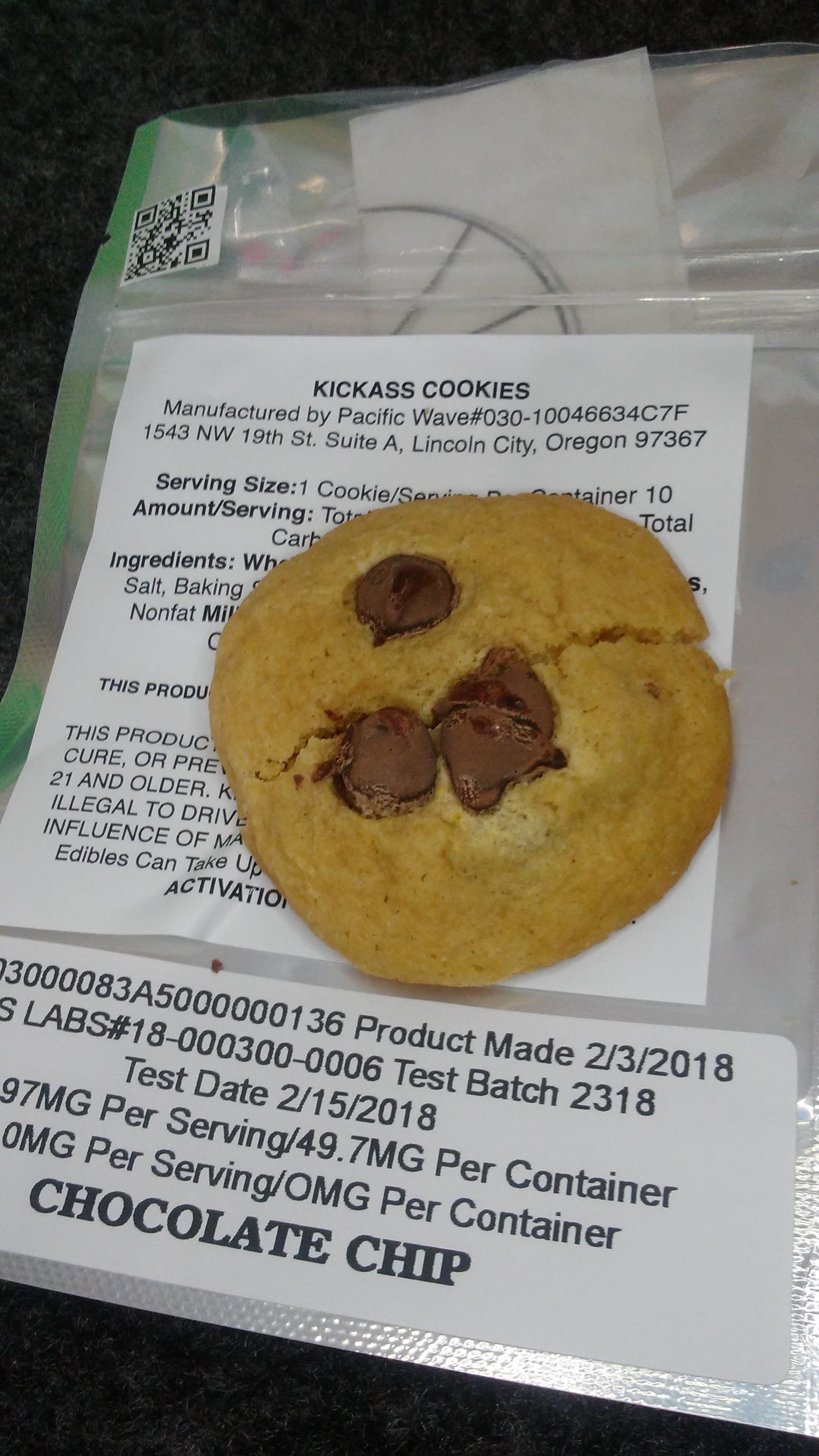edible-pacific-wave-thc-white-chocolate-chip-kickass-cookie