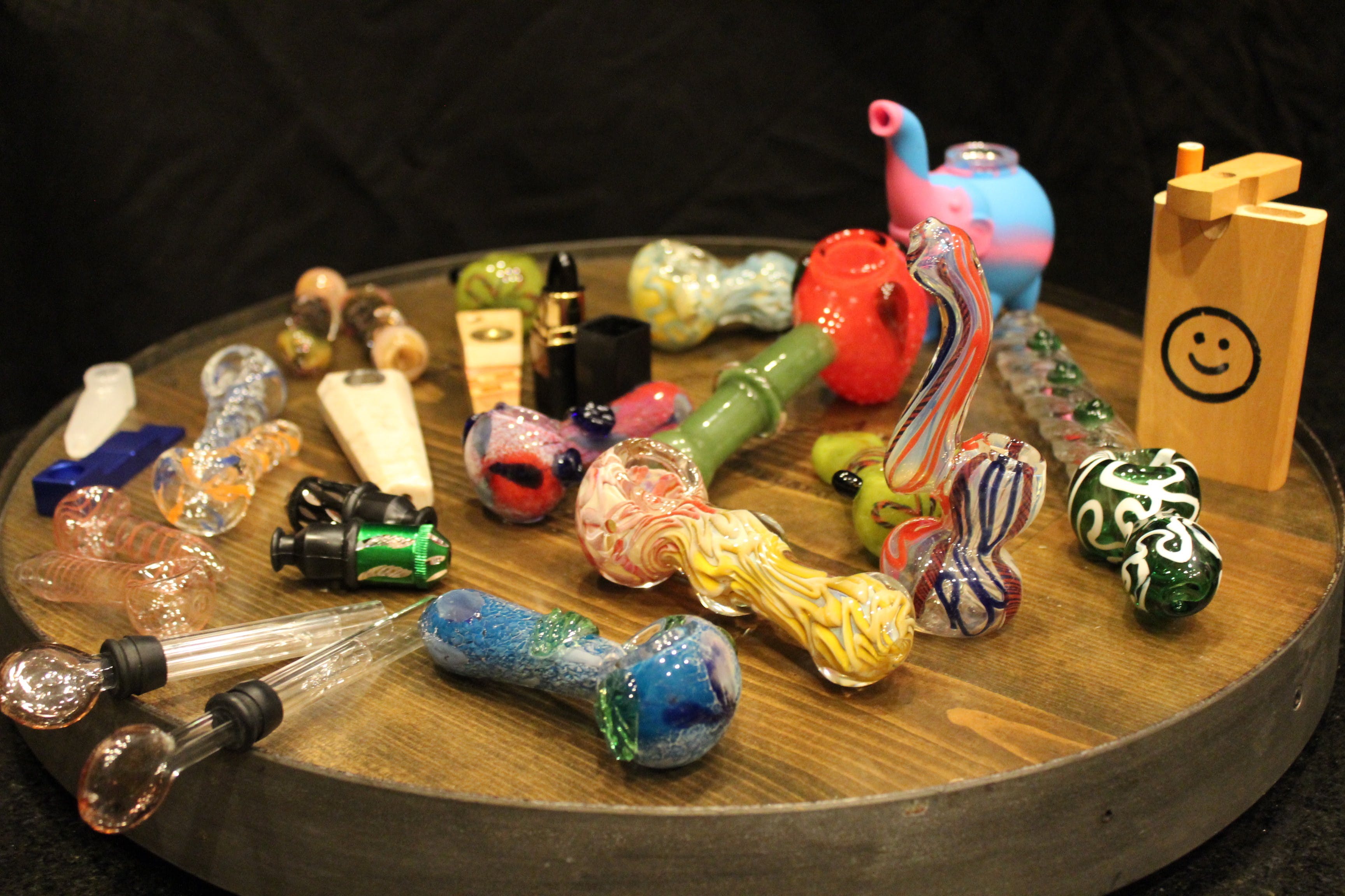 gear-pipes-2c-bubblers-and-other-smoking-accessories