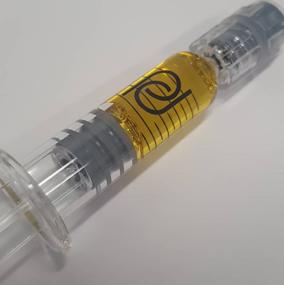 marijuana-dispensaries-the-epic-remedy-academy-in-colorado-springs-pure-distilled-syringes