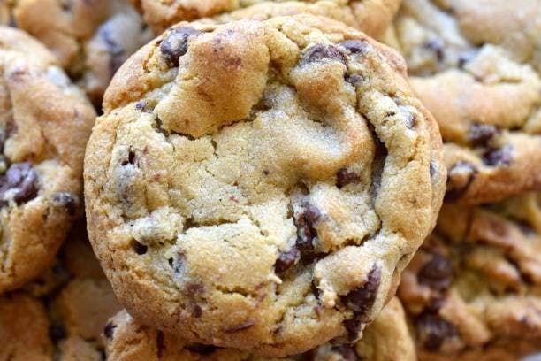 edible-rare-chocolate-chip-cookies-by-wakin-bakery