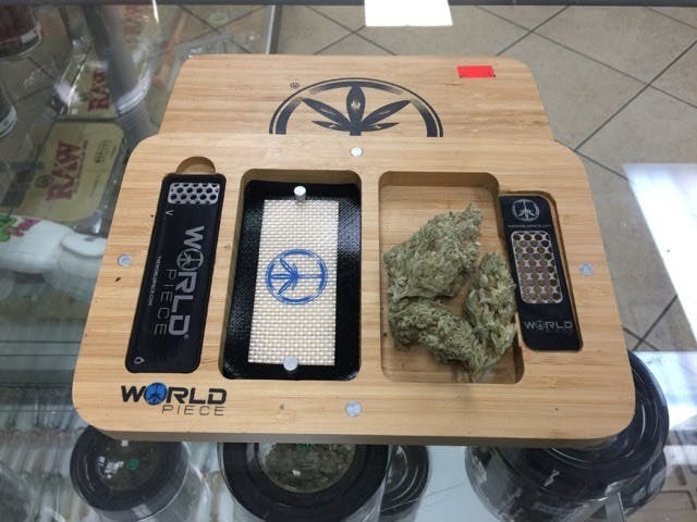 gear-small-wooden-rolling-tray