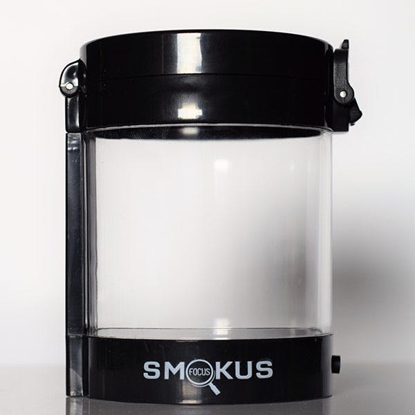 Smokus Focus - Magnify/ LED Light Black Jar