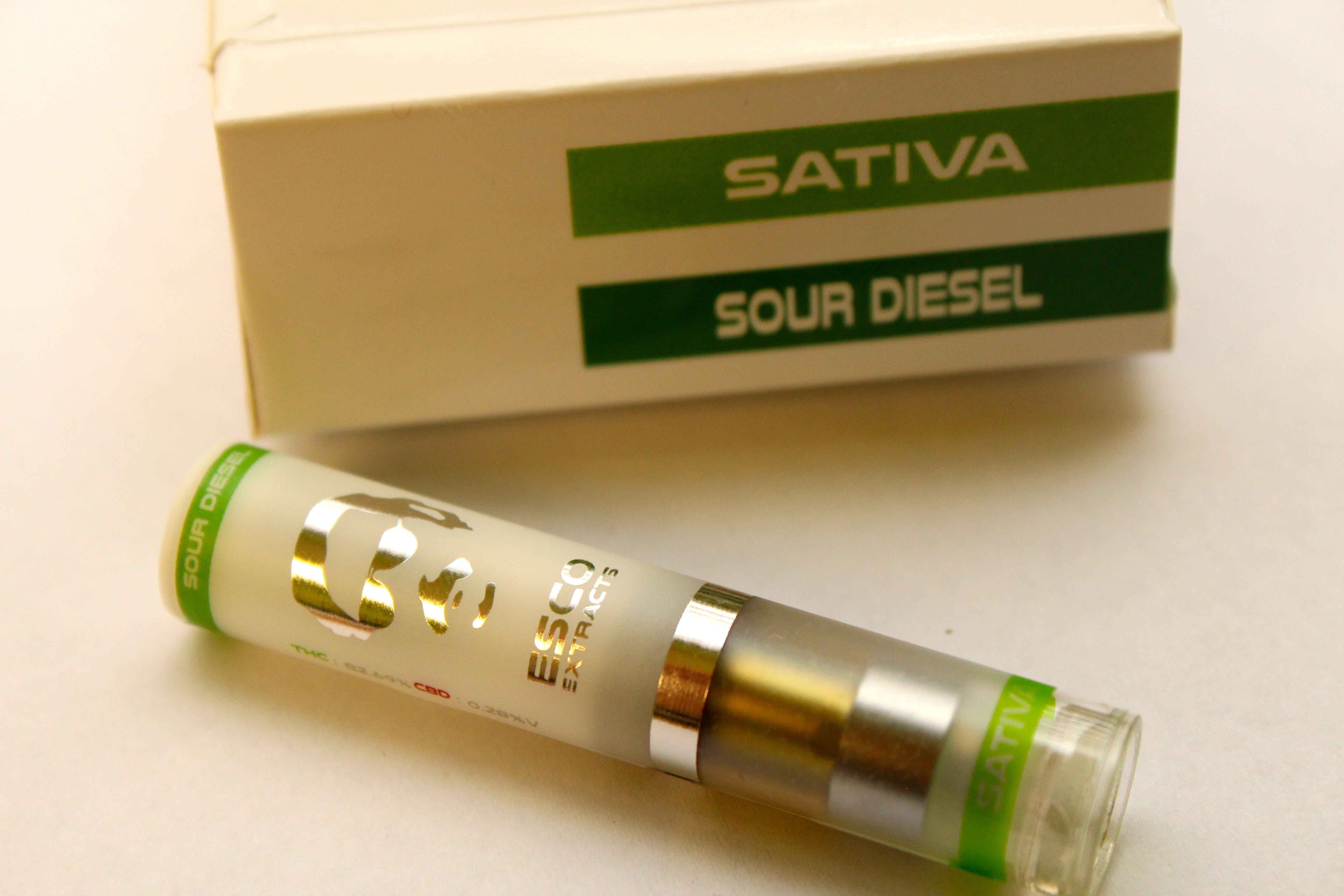 concentrate-sour-diesel-esco-extracts-distillate-cartridge-5ml