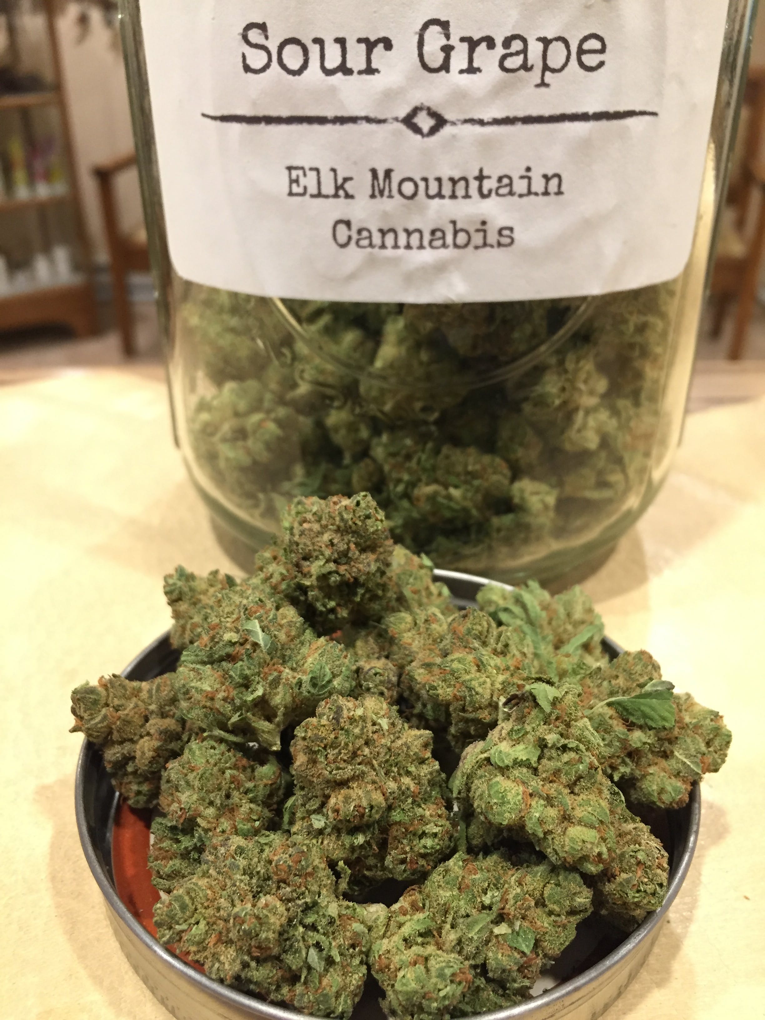 marijuana-dispensaries-elk-mountain-trading-post-retail-cannabis-in-debeque-sour-grape