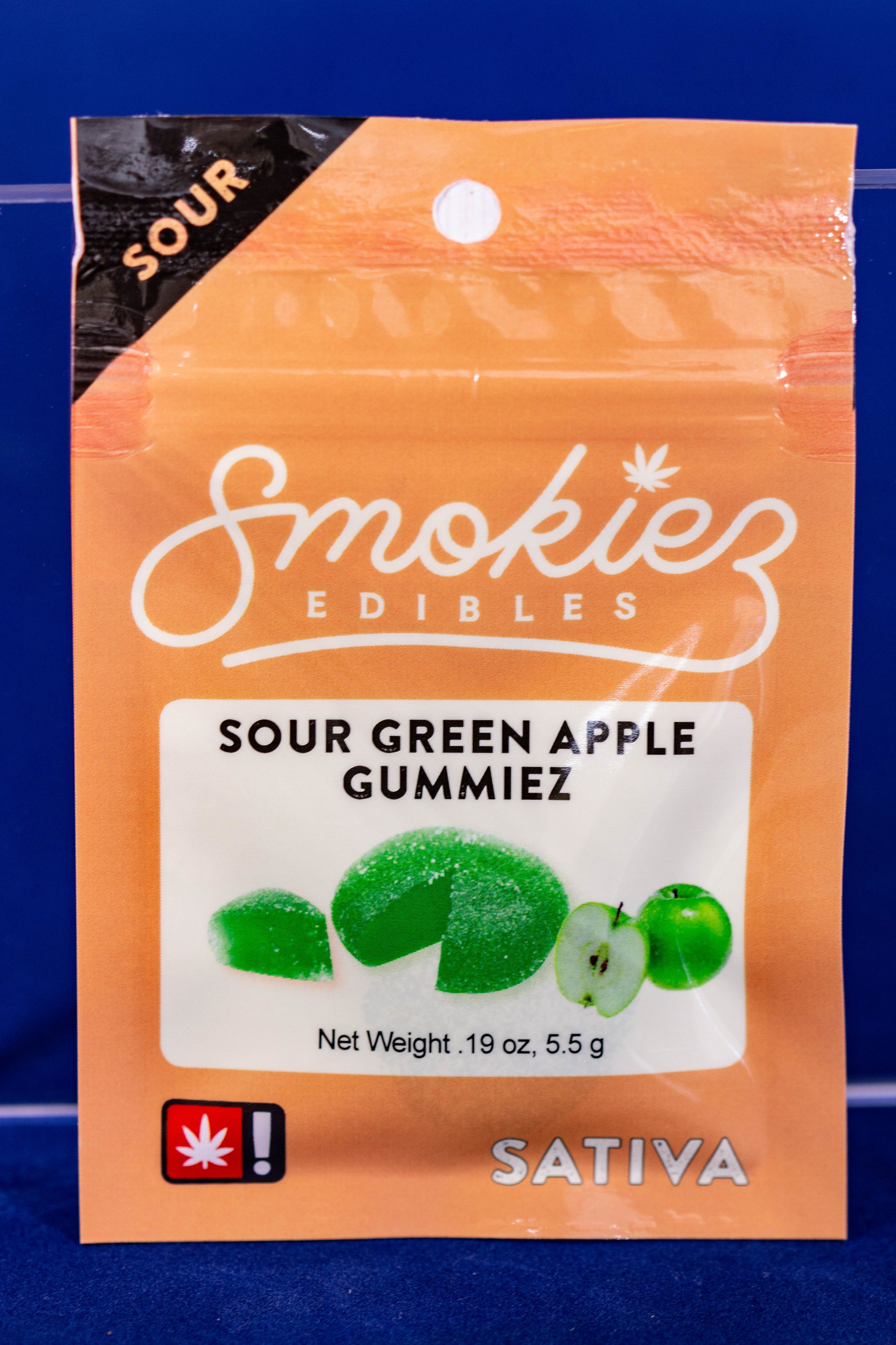 edible-sour-green-apple-sativa-gummy-by-smokiez