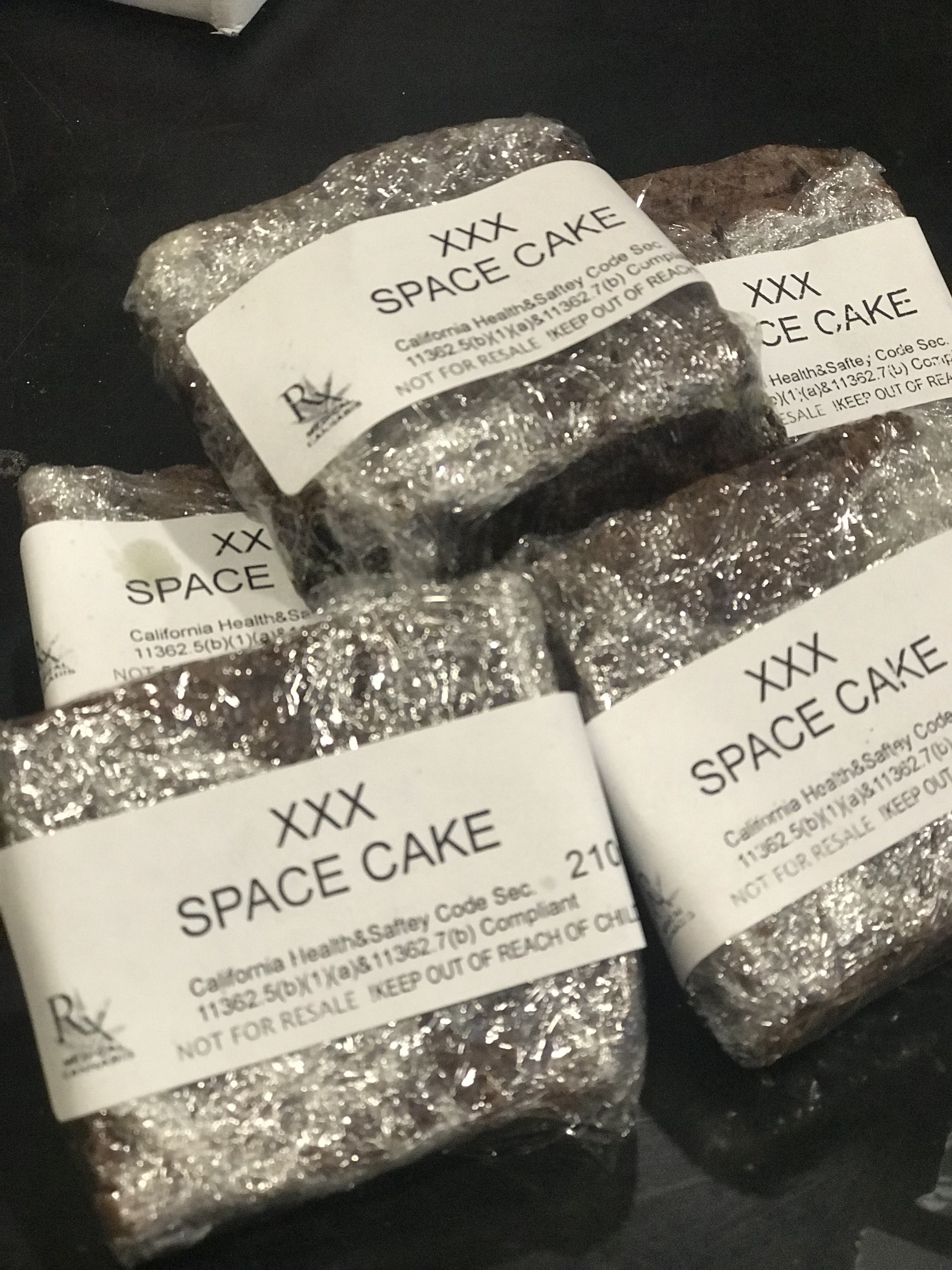 edible-space-cake-brownies