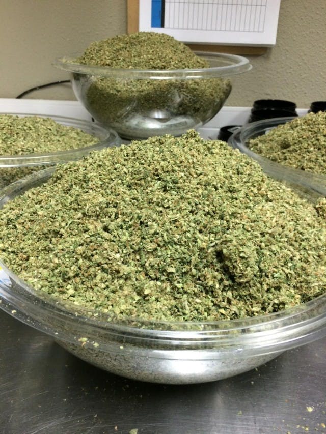 marijuana-dispensaries-healing-canna-in-colorado-springs-strain-specific-shake