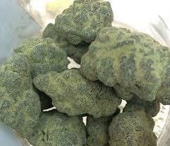 marijuana-dispensaries-25-green-in-los-angeles-strawnana-moonrocks