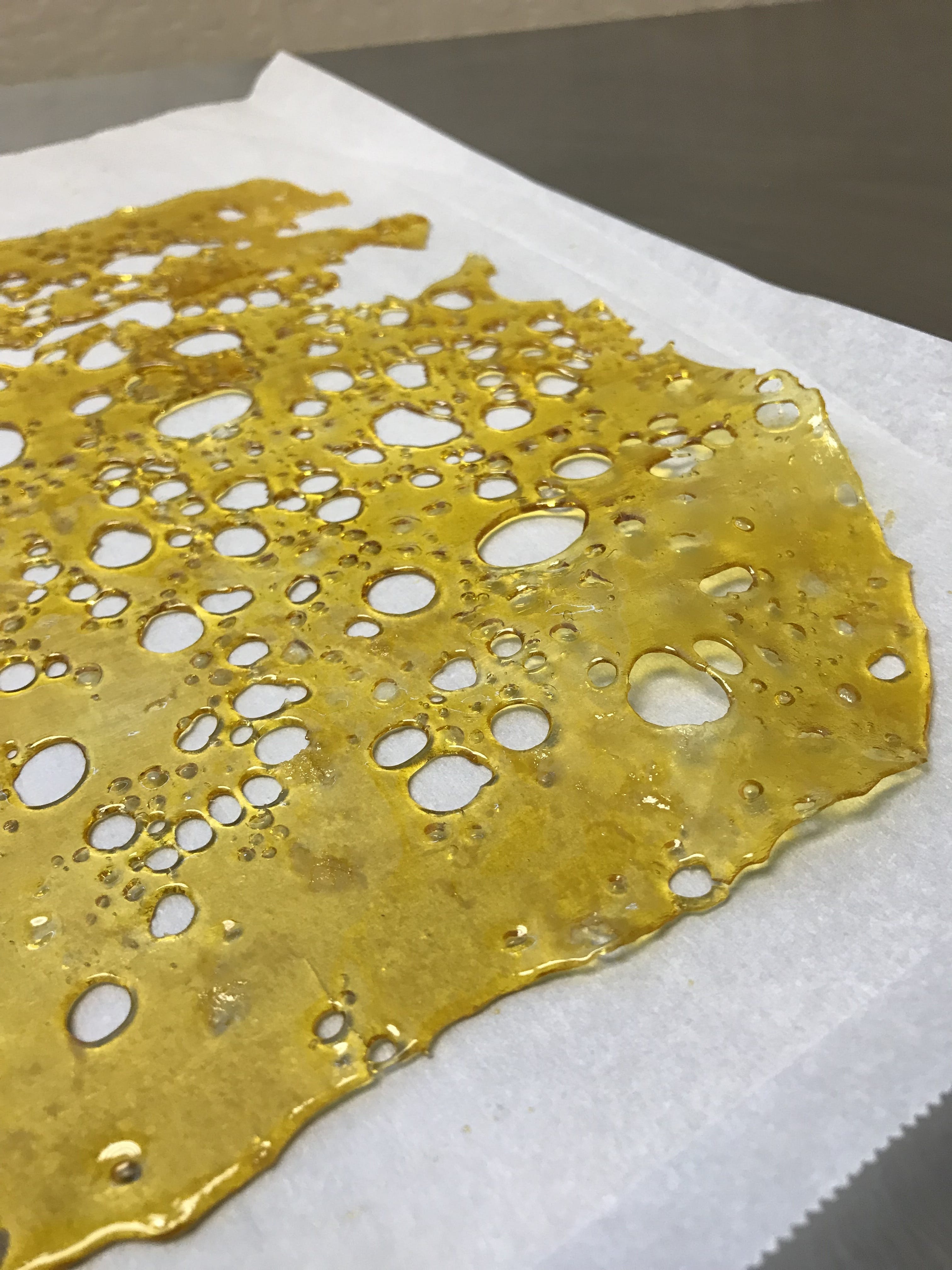 wax-sweet-science-live-resin-shatter-huckleberry