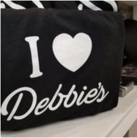 T-Shirt - I Heart Debbie's