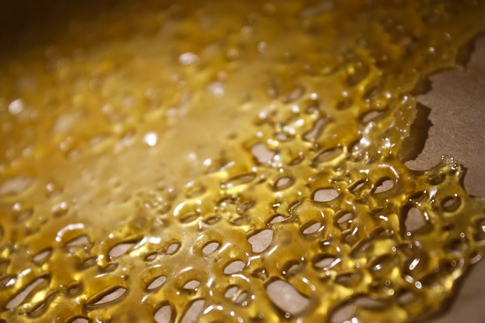 concentrate-tangie-bubble-bomb-74-4-25thc-shatter-einstein-labs