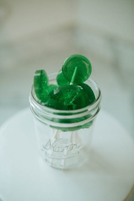 edible-treat-yo-self-green-dream-lollipop-2ct