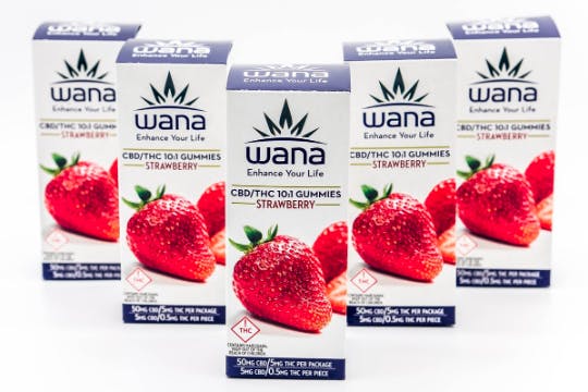 edible-wana-101-cbd-thc-strawberry-sour-gummies
