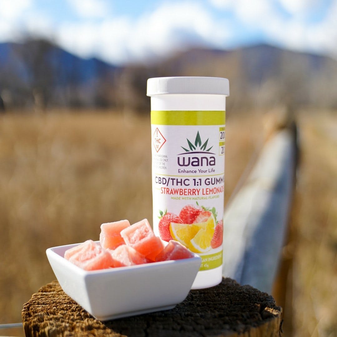 marijuana-dispensaries-verde-natural-boulder-recreational-in-boulder-wana-strawberry-lemonade-11-sour-gummies-100mg